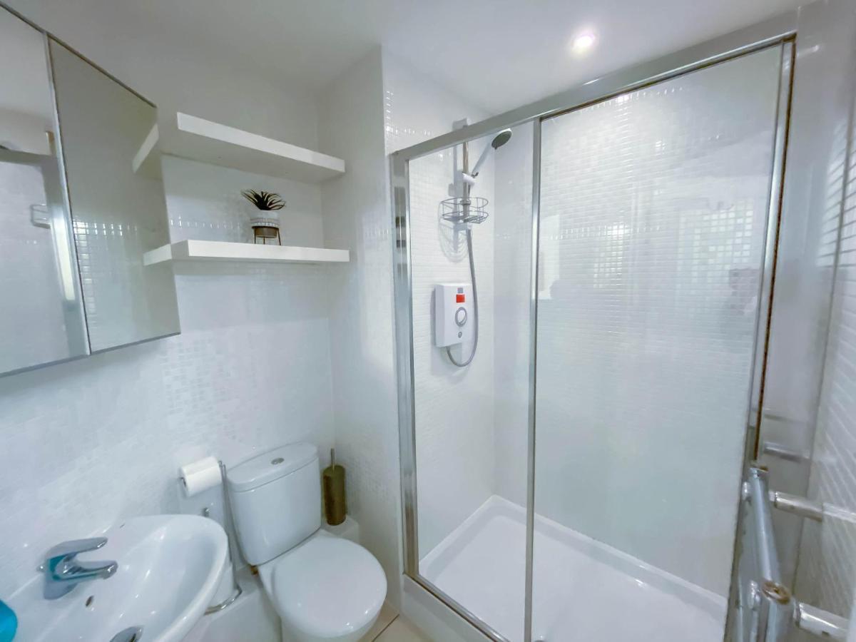 The Augustine - Modern Two Bed Ground Floor Apartment With Parking Canterbury Exteriér fotografie